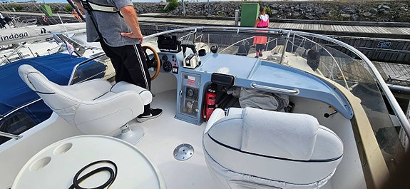 Nimbus 4004 Carisma-90 Volvo Penta TAMD41 x2 -90 10 of 12