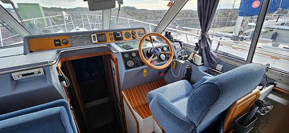 Nimbus 4004 Carisma-90 Volvo Penta TAMD41 x2 -90 9 of 12