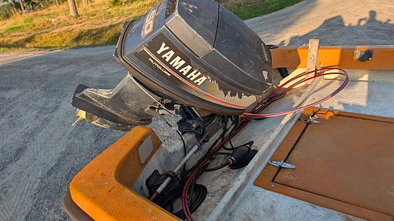 cresent 425 Yamaha 50 2 of 4