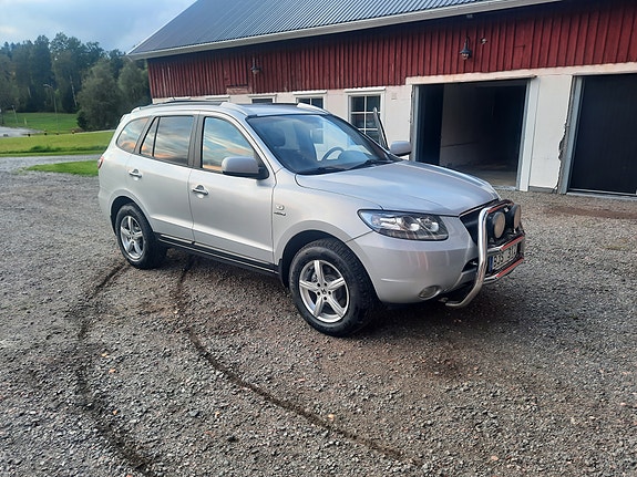 Hyundai Santa Fe 2 of 4