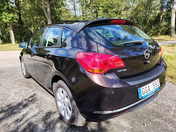 Opel Astra 2 of 4