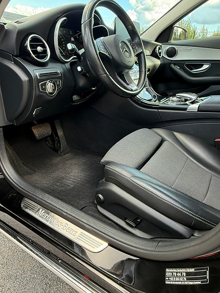 Mercedes-Benz C220 d 3 of 12