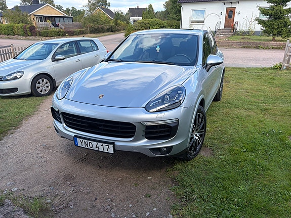Porsche Cayenne S 6 of 6