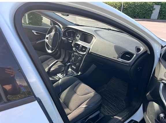 Volvo V40 Cross Country 4 of 4