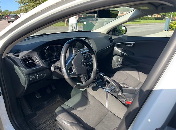 Volvo V40 Cross Country 3 of 4
