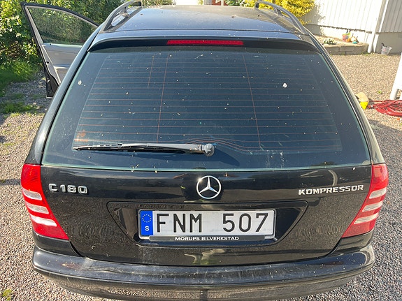 Mercedes-Benz C180 3 of 9