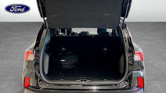 Ford Kuga 10 of 12
