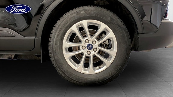 Ford Kuga 9 of 12