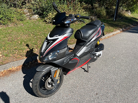 Aprilia SR 50 2 of 5