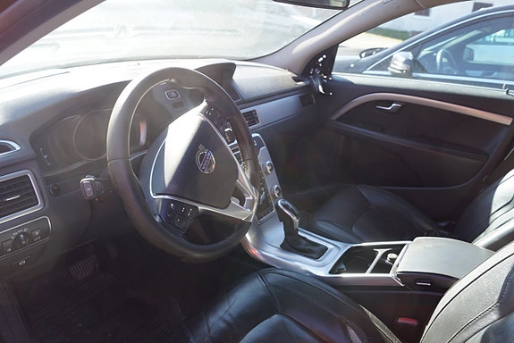 Volvo V70 7 of 9