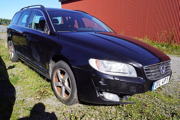 Volvo V70 3 of 9