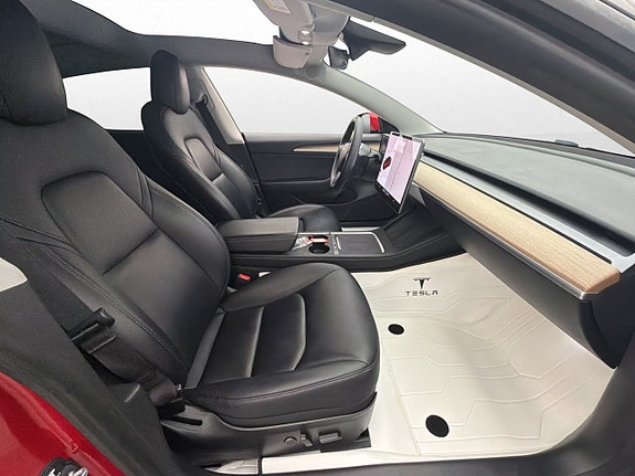 Tesla Model 3 11 of 30