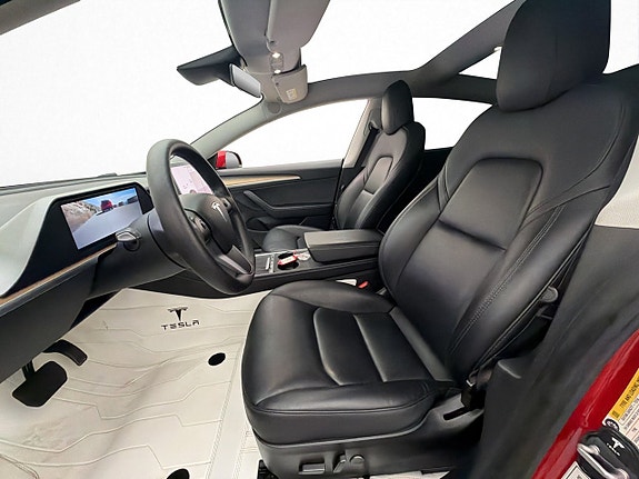 Tesla Model 3 14 of 30