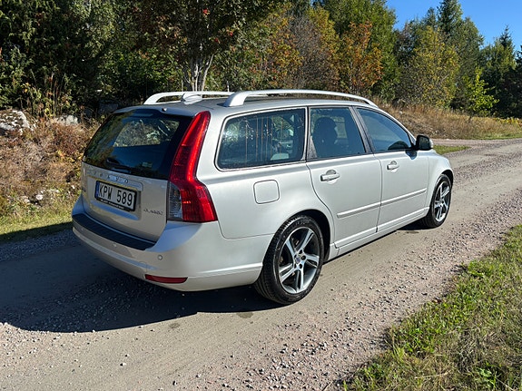 Volvo V50 3 of 6
