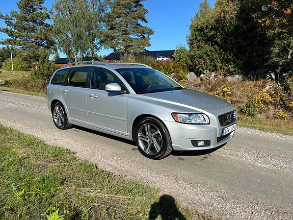 Volvo V50 2 of 6