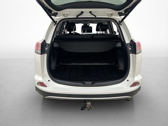 Toyota RAV4 8 of 30