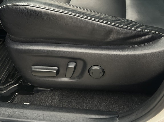 Toyota RAV4 16 of 30