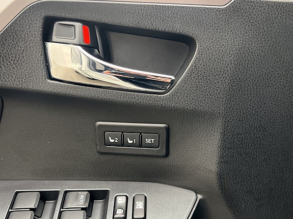 Toyota RAV4 15 of 30