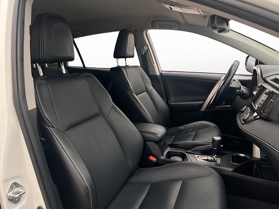 Toyota RAV4 10 of 30