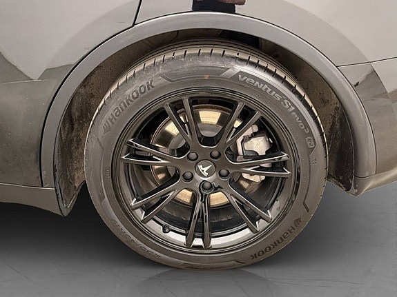 Tesla Model Y 30 of 30
