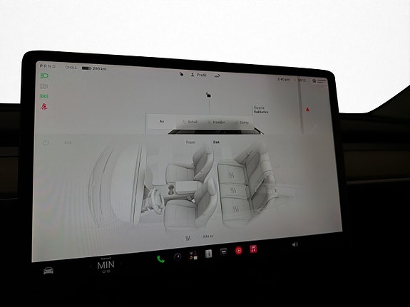 Tesla Model Y 24 of 30