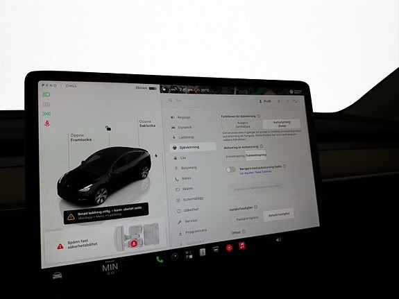 Tesla Model Y 19 of 30
