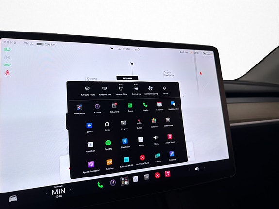 Tesla Model Y 23 of 30