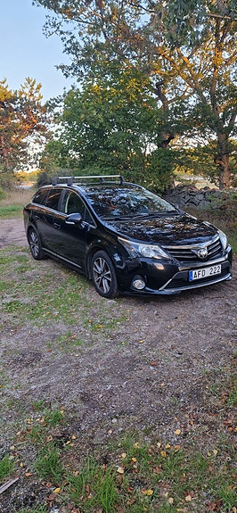 Toyota Avensis 3 of 8