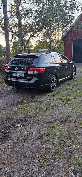 Toyota Avensis 5 of 8