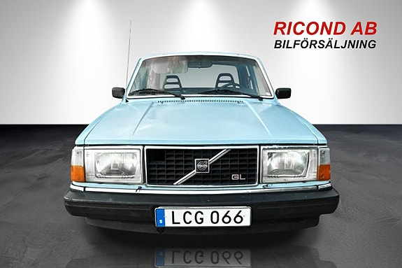 Volvo 244 3 of 10