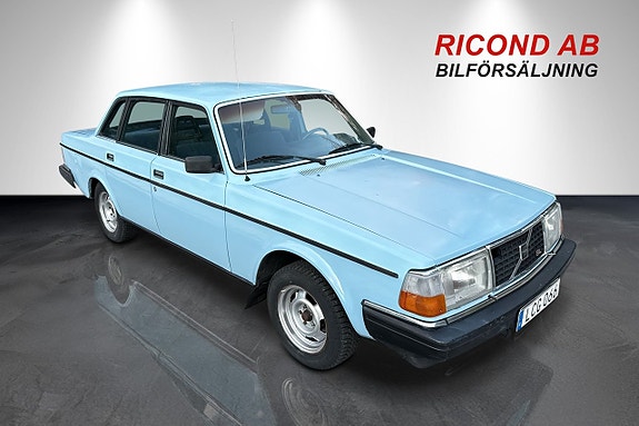 Volvo 244 2 of 10
