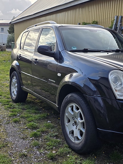 SsangYong Rexton 2 of 9