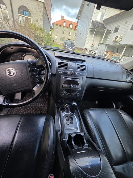 SsangYong Rexton 4 of 9