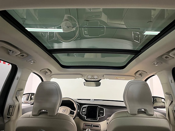 Volvo XC90 19 of 27