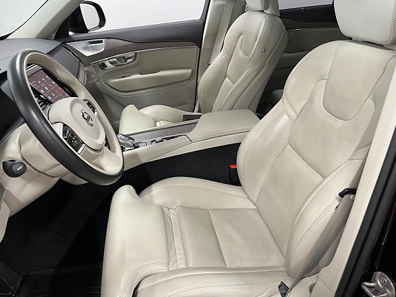 Volvo XC90 12 of 27