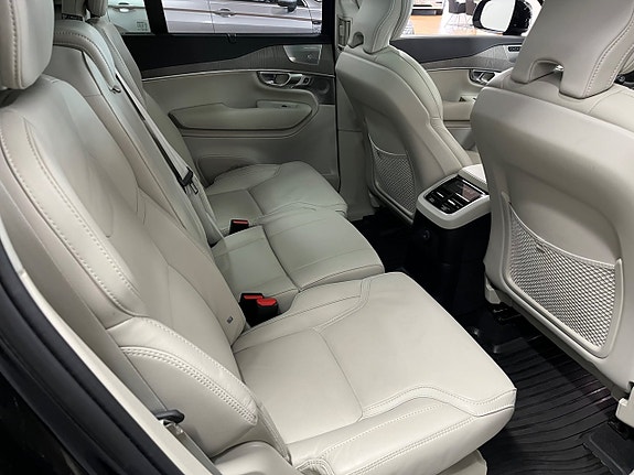 Volvo XC90 26 of 27