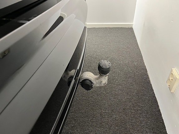 Volvo XC90 11 of 27