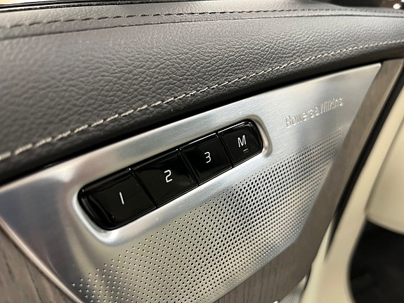 Volvo XC90 13 of 27