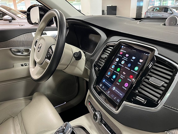 Volvo XC90 22 of 27