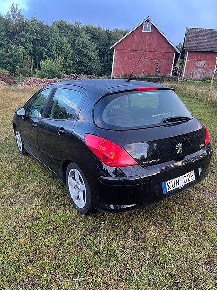 Peugeot 308 4 of 12