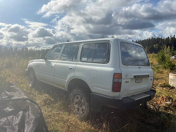 Toyota Land Cruiser 7 of 7