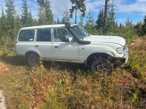 Toyota Land Cruiser 5 of 7