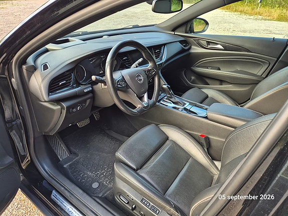 Opel Insignia 8 of 9