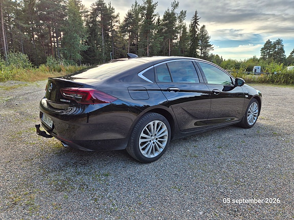 Opel Insignia 4 of 9