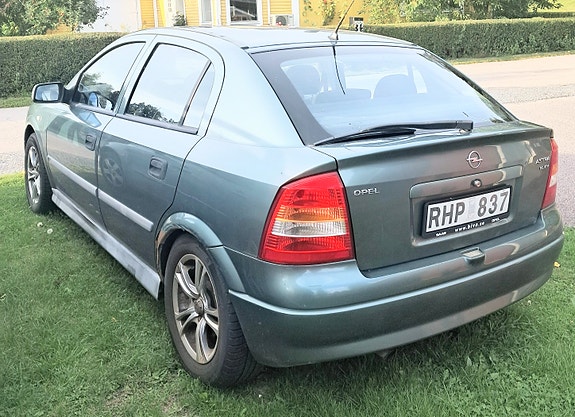 Opel Astra 2 of 5