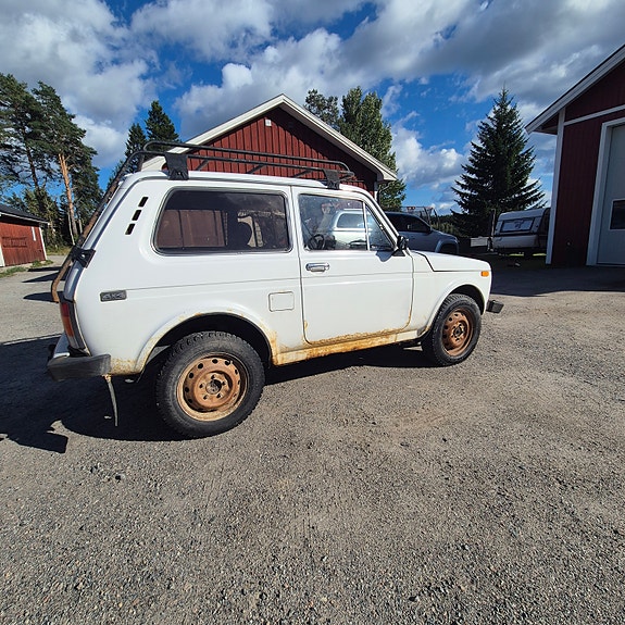 Lada Niva 3 of 15