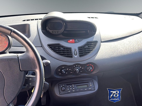 Renault Twingo 7 of 10