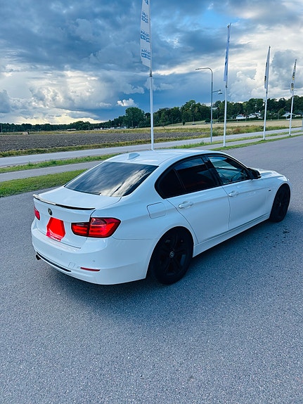 BMW 320d 4 of 10
