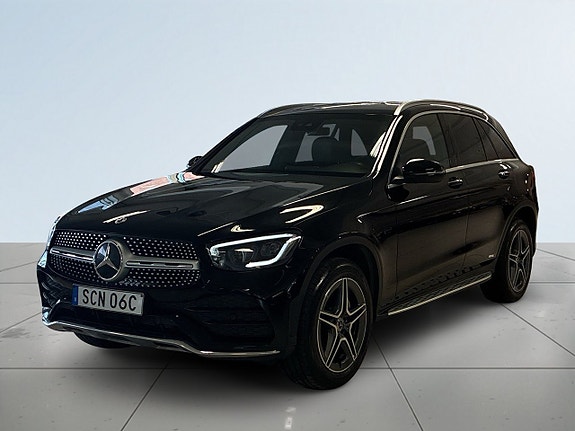 Mercedes-Benz GLC300 e 16 of 18