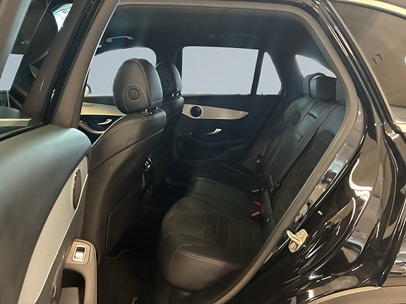 Mercedes-Benz GLC300 e 13 of 18